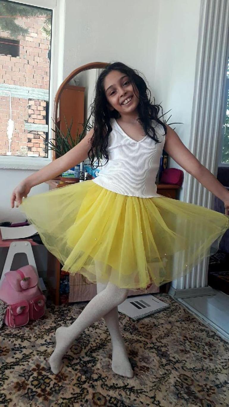 Sömestirde ziyarete gittiği anneannesiyle evde ölü bulunan Ecrin, son yolculuğuna uğurlandı