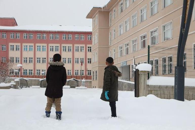 Doğu’da 5 ilde kar esareti; 1070 köy yolu ulaşıma kapandı