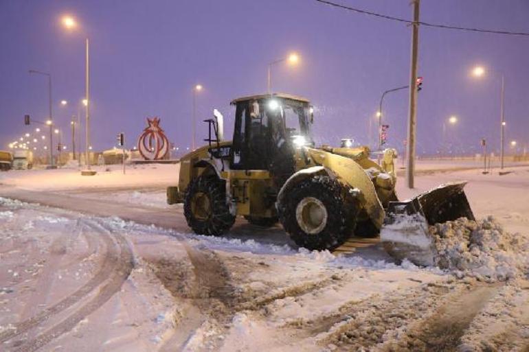 Doğu’da 5 ilde kar esareti; 1070 köy yolu ulaşıma kapandı