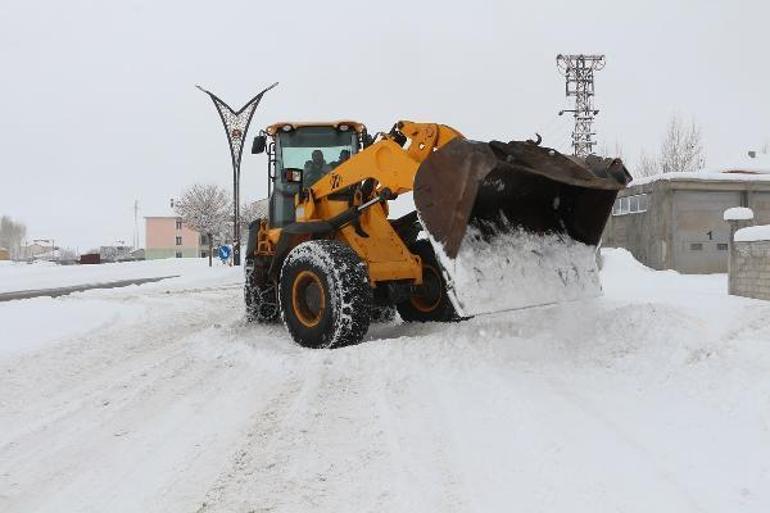 Doğu’da 5 ilde kar esareti; 1070 köy yolu ulaşıma kapandı