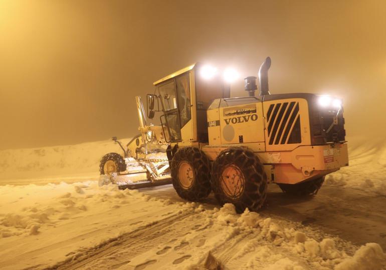 Doğu’da 5 ilde kar esareti; 1070 köy yolu ulaşıma kapandı