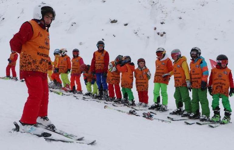 Palandökende köy çocuklarına kayak eğitimi