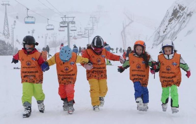 Palandökende köy çocuklarına kayak eğitimi