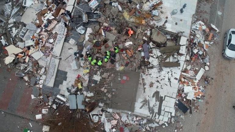 Kahramanmaraş merkezli 7.7 ve 7.6 büyüklüğünde 2 deprem; 5 bölge sallandı, çok sayıda ilde yıkım var