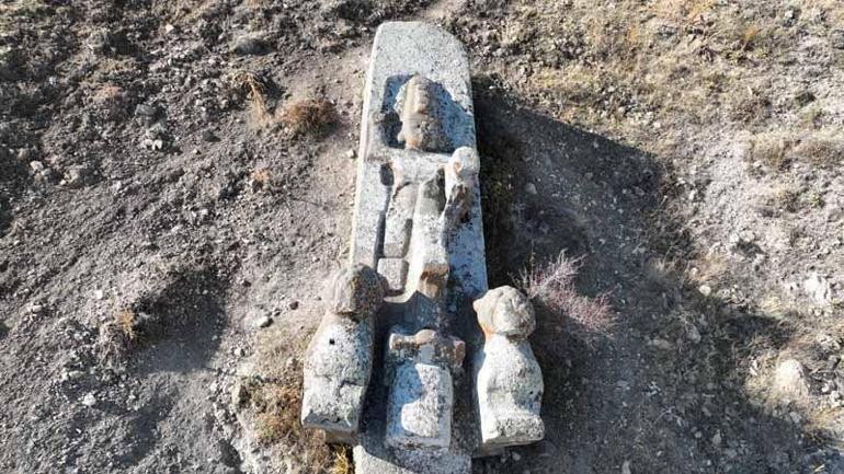 Prof. Dr. Muşmal: 70 ton ağırlığındaki Fasıllar Anıtı yerde yatıyor