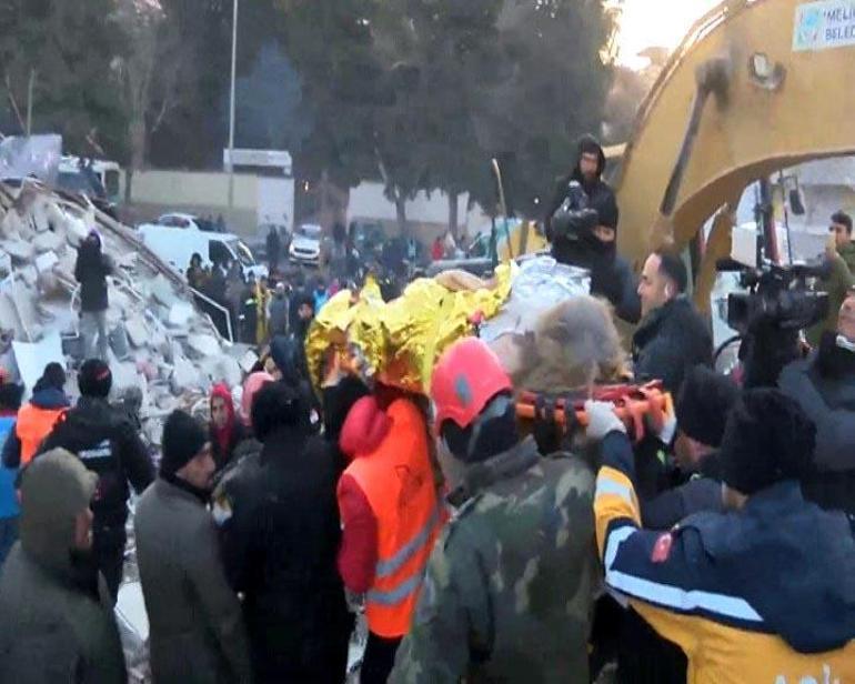 Kahramanmaraşta otel enkazından 52 saat sonra yaralı kurtarıldı