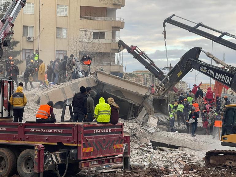 Balıklıgöl’ün suyu, deprem sonrası çamur rengine döndü