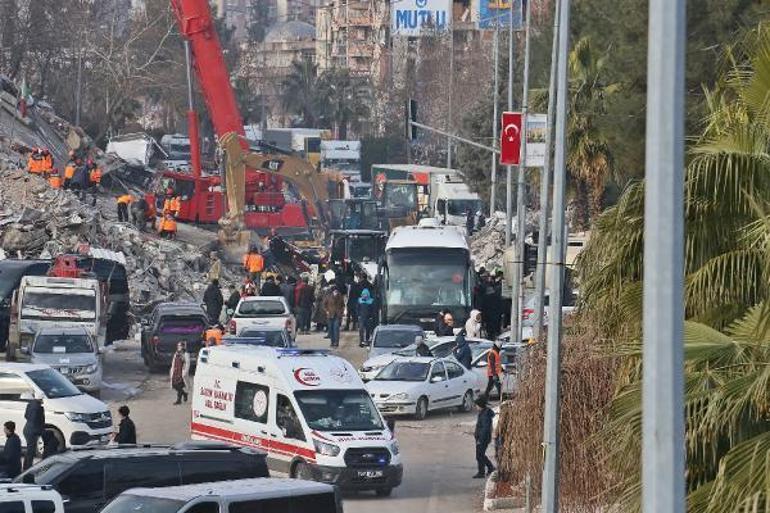 Otel enkazındaki 43 rehberden 10u öldü, 19u kurtarıldı, 14ü aranıyor