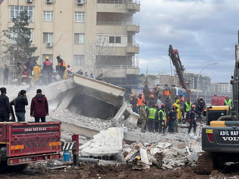 Balıklıgöl’ün suyu, deprem sonrası çamur rengine döndü