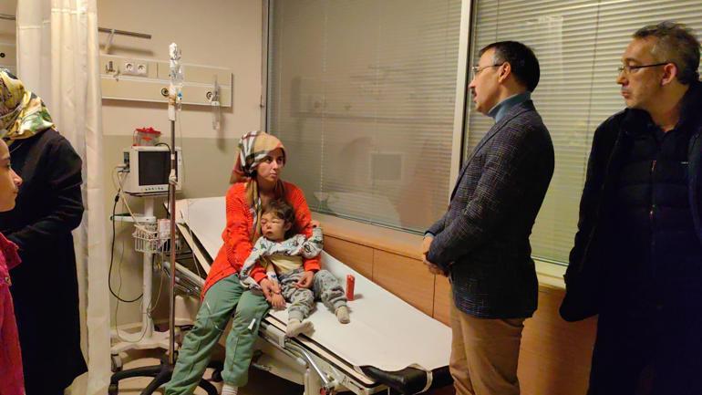 Enkazdan 12 saat sonra 2 çocuğuyla kurtarılan anne: Üfleyerek çocuklarıma nefes aldırdım