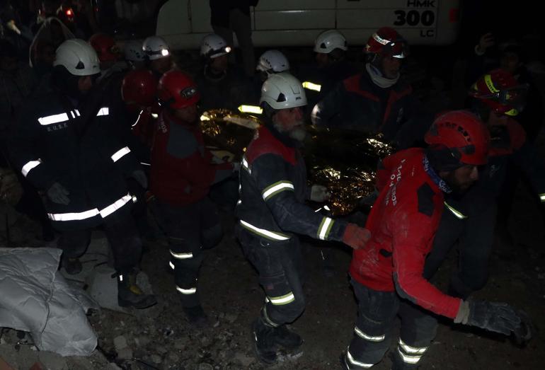 Kahramanmaraşta Berivan, 62 saat sonra enkazdan yaralı çıkarıldı