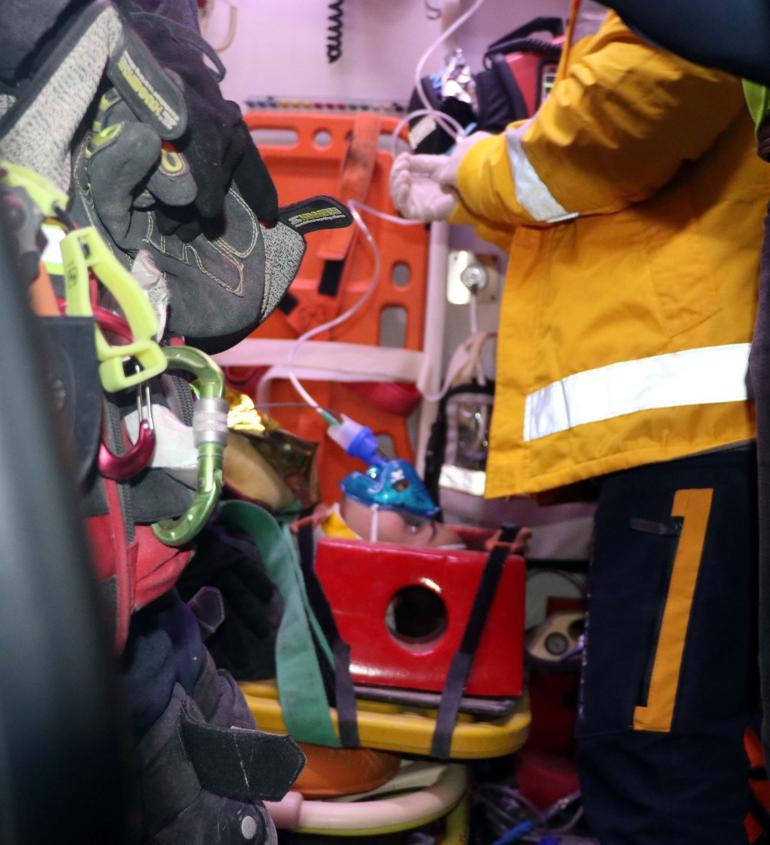 Kahramanmaraşta Berivan, 62 saat sonra enkazdan yaralı çıkarıldı