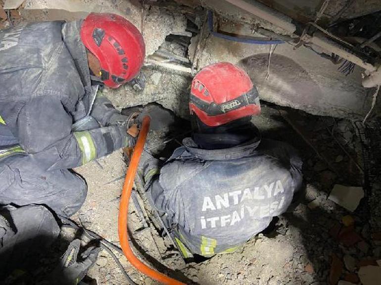 Umudunuzu kaybetmeyin yazdığı enkazdan 64üncü saatte kurtarıldı