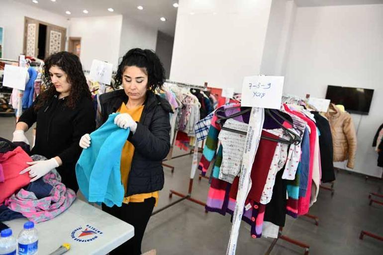 Antalyaya gelen depremzedeler için Ücretsiz Mağaza açıldı