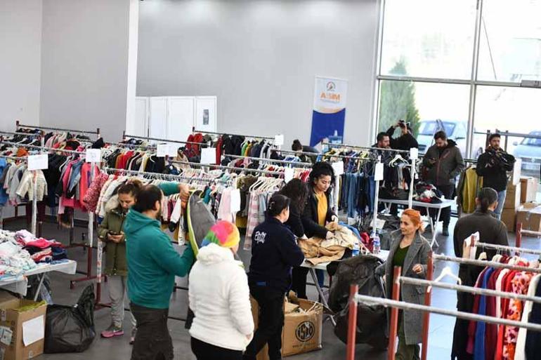 Antalyaya gelen depremzedeler için Ücretsiz Mağaza açıldı