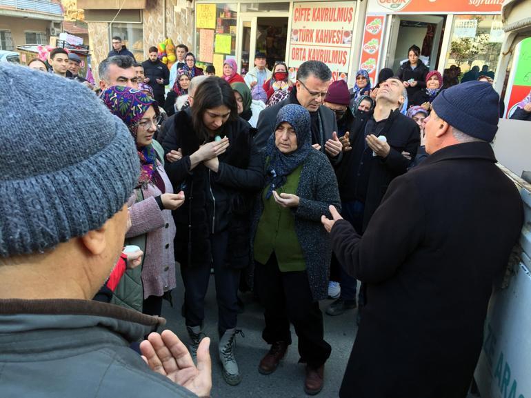 Yıkılan rezidansta hayatını kaybeden Betül öğretmen, toprağa verildi