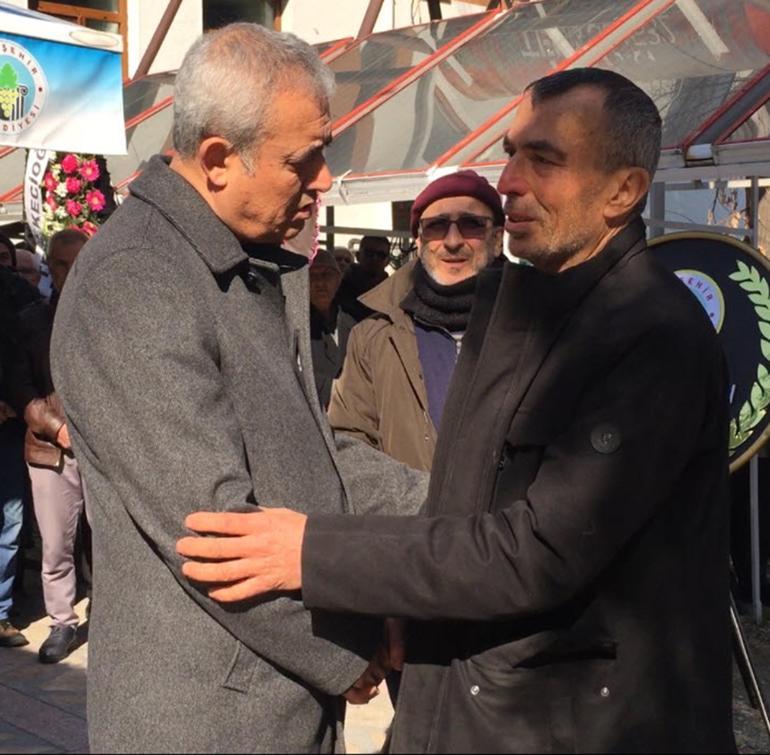 Yıkılan rezidansta hayatını kaybeden Betül öğretmen, toprağa verildi