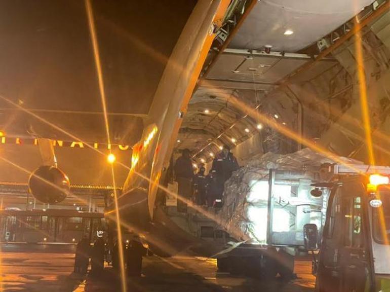 Azerbaycan’dan 200 çadır, 183 ısıtıcı içeren insani yardım yola çıktı