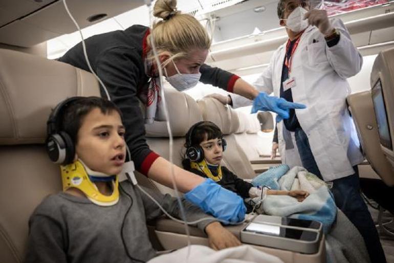 Cumhurbaşkanlığı uçakları ile 16sı bebek 126 yaralı depremzede taşındı