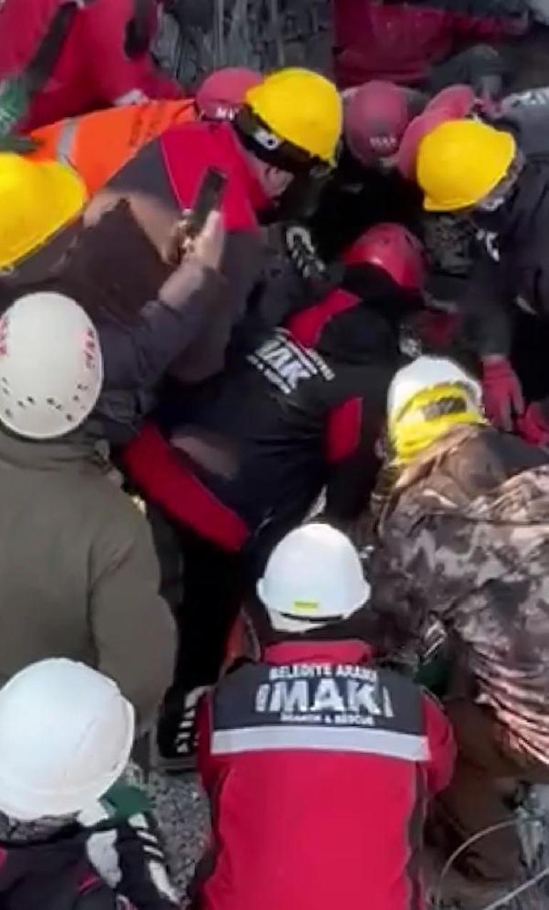 Suriyeli Fatma, 104üncü saatte enkazdan kurtarıldı