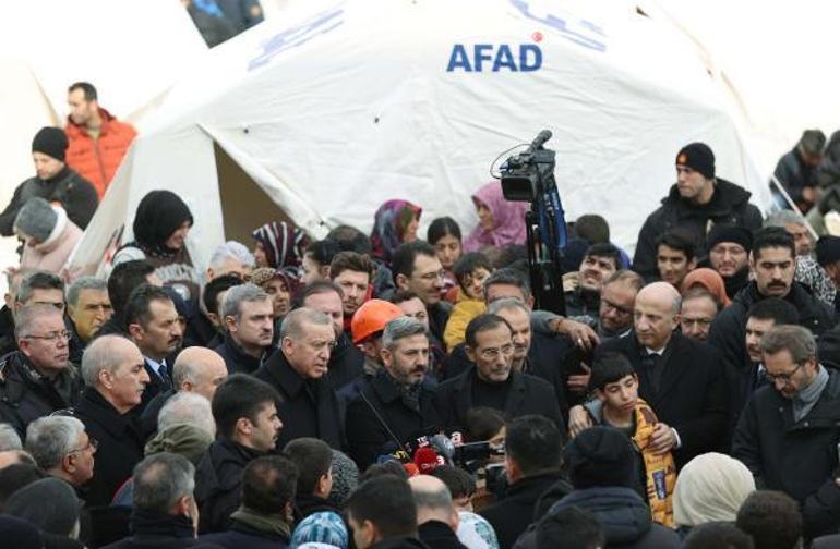 Cumhurbaşkanı Erdoğan: Bir yıl içinde yıkılan binaları yeniden yapıp teslim edeceğiz