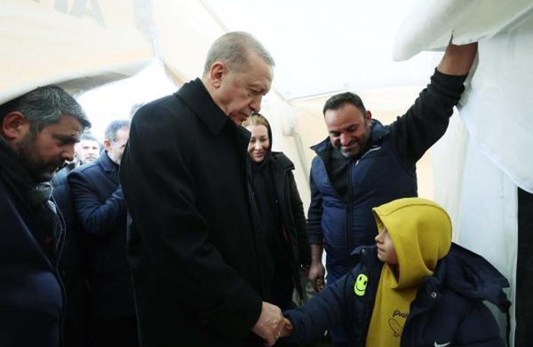 Cumhurbaşkanı Erdoğan: Bir yıl içinde yıkılan binaları yeniden yapıp teslim edeceğiz