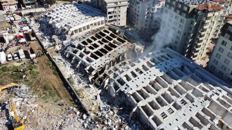 Hataydaki Rönesans rezidansın müteahhidi yurtdışına çıkmak isterken yakalandı