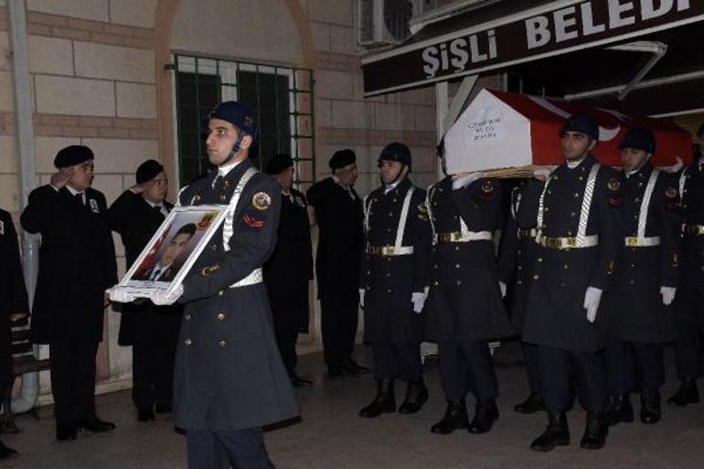 Hatay’da depremde hayatını kaybeden Uzman Çavuş toprağa verildi