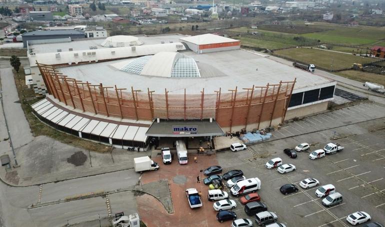 Samsunda eski AVM binası depremzedeler için yardım merkezi oldu