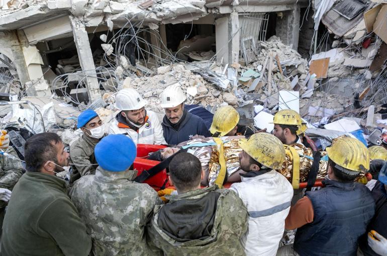 Asyanur 159 saat sonra enkazdan kurtarıldı