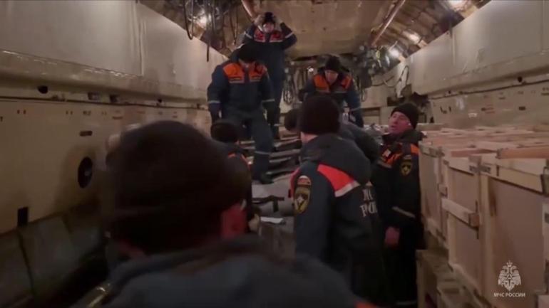 Rusya’dan her biri 30 kişilik ısıtıcılı çadırlar Malatya’da