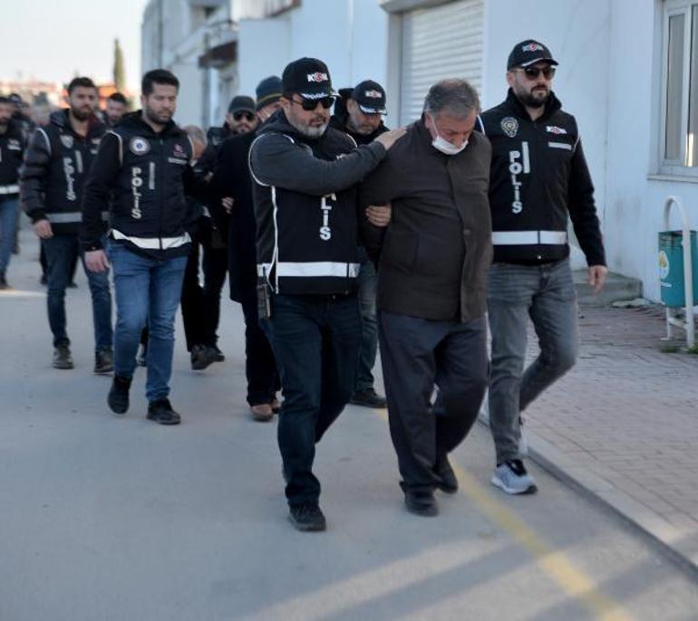 Adana’da yıkılan 11 binanın 15 müteahhit ve mühendisine gözaltı