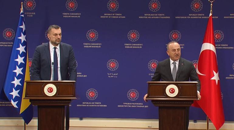 Bakan Çavuşoğlu: Yabancı arama- kurtarma ekipleriyle ilgili iddialar doğru değil