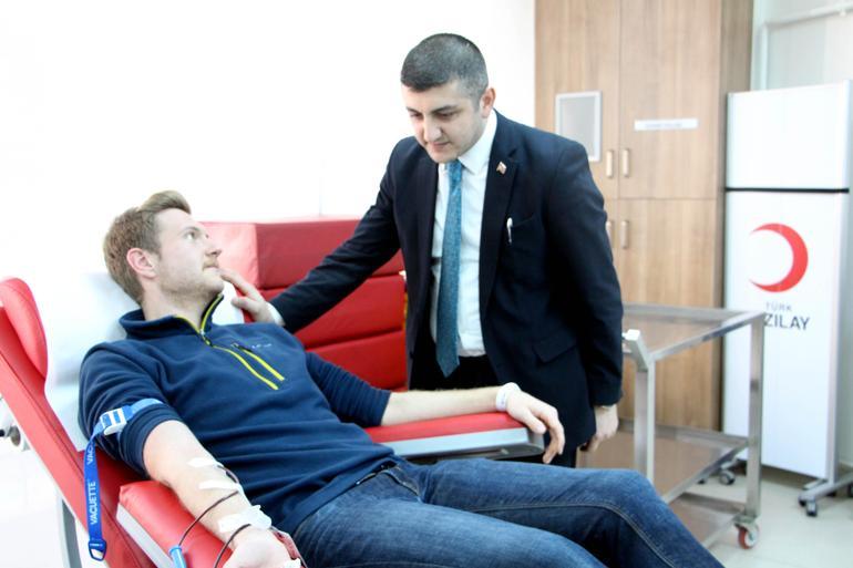Edirne’de uluslararası öğrencilerden depremzedeler için kan bağışı