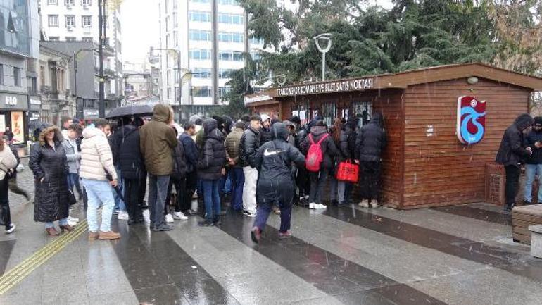 Trabzonspor - Basel maçında kapalı gişeye son 8 bin bilet