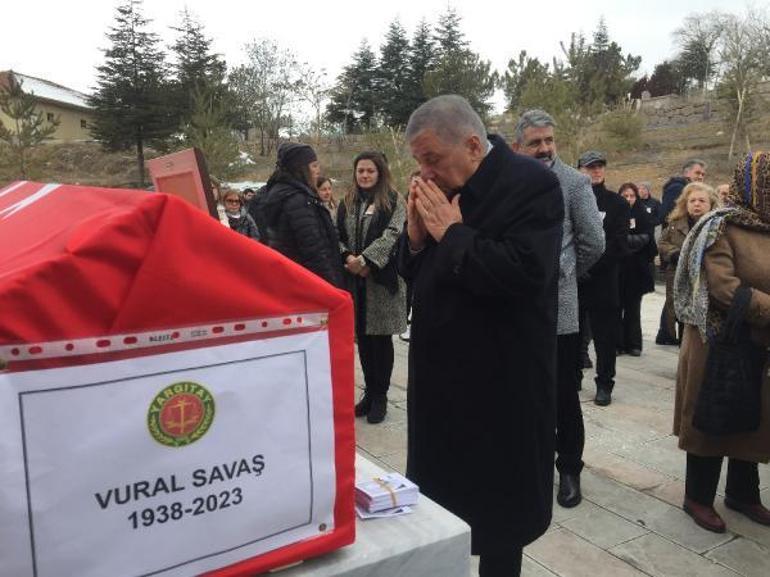 Yargıtay Onursal Cumhuriyet Başsavcısı Vural Savaş, Ankarada toprağa verildi