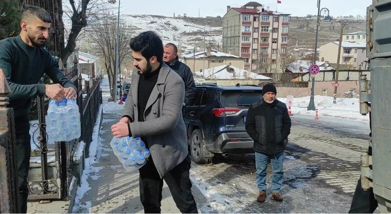 Azerbaycan Kars Başkonsolosluğundan deprem bölgesine yardım