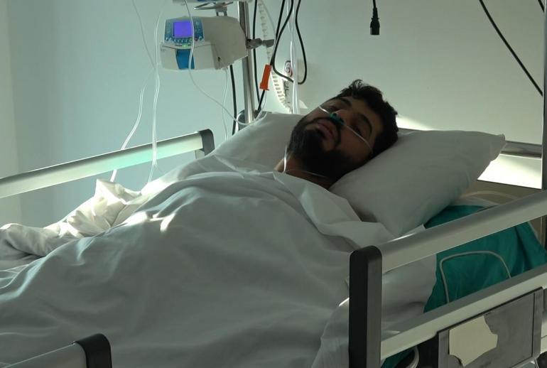 Enkazdan 261 saat sonra kurtarılan Mustafa, eşi ve bebeğiyle buluştu