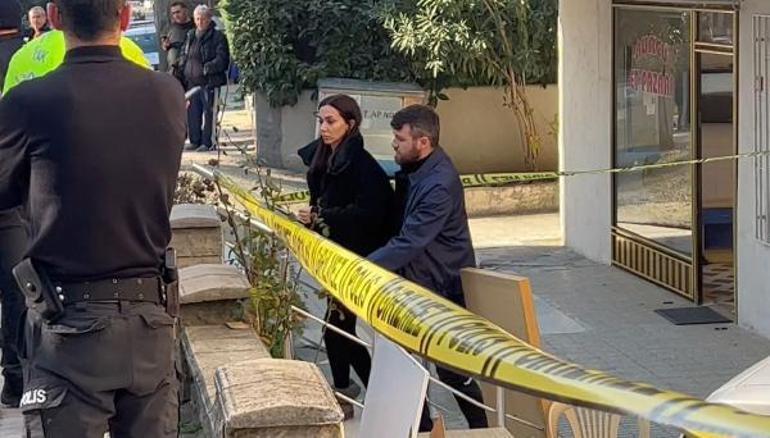 Kadıköyde otomobil bina bahçesine düştü