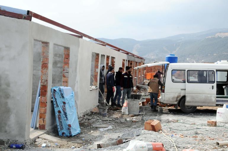 Depremin vurduğu 2 ilçede yığma evler ay sonunda teslim edilecek