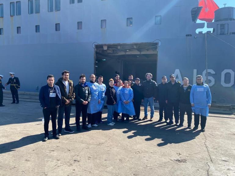 TCG İskenderunun gönüllü doktoru: Depremzedelere seyirde müdahale ettik