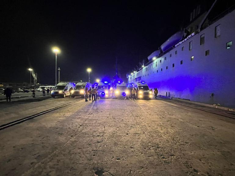 TCG İskenderunun gönüllü doktoru: Depremzedelere seyirde müdahale ettik