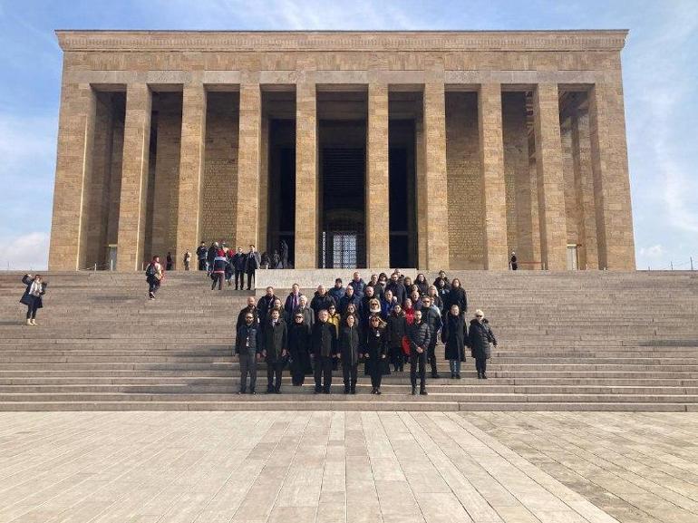 Depremde ölen 32 turist rehberi, Dünya Rehberler Gününde anıldı