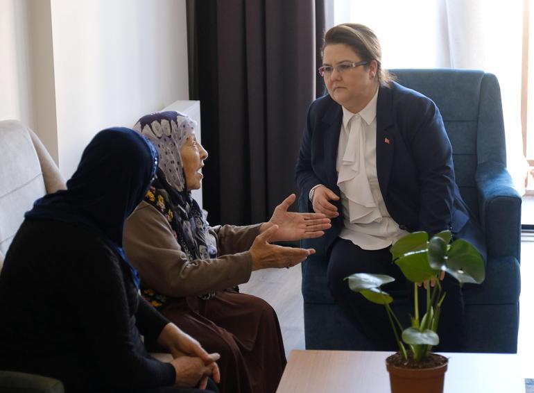Bakan Yanık: Huzurevi sakini 68 depremzedemizi Konyaya getirdik
