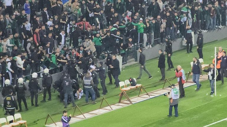 Kocaelispor ile Sakaryaspor taraftarları arasında kavga