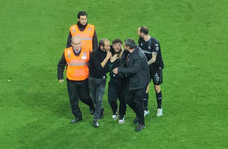 Kocaelispor ile Sakaryaspor taraftarları arasında kavga