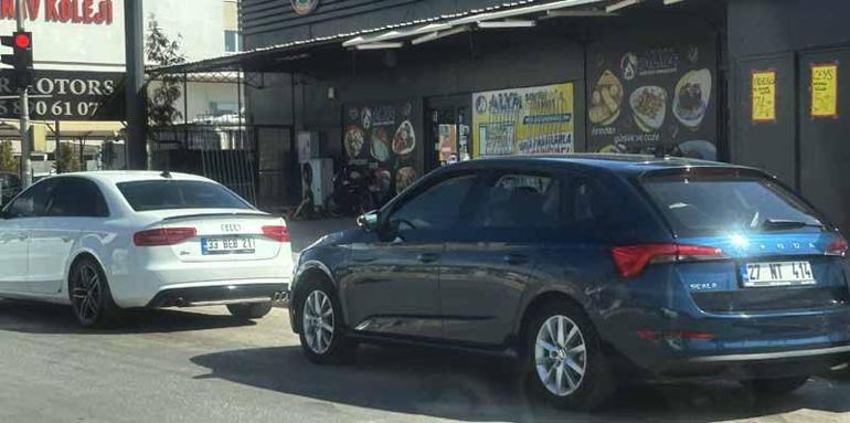 Antalyada trafikte, savaş ve deprem sonrası plaka çeşitliliği