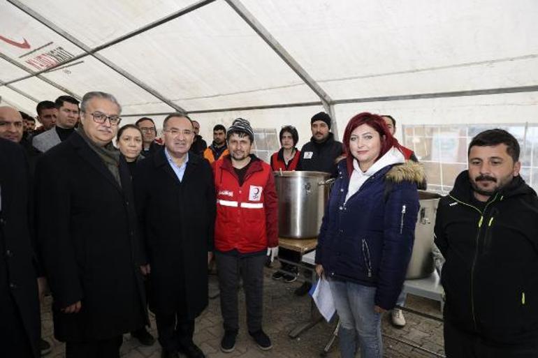 Bakan Bozdağ: Devlet, bütün imkanları ile ülkemizin her yerinde seferber