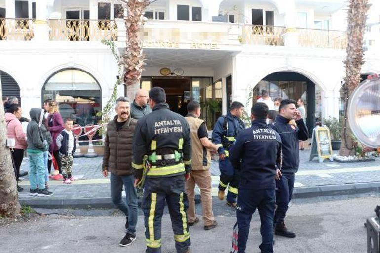 Depremzedelerin de kaldığı otelde çıkan yangın, kısa sürede söndürüldü