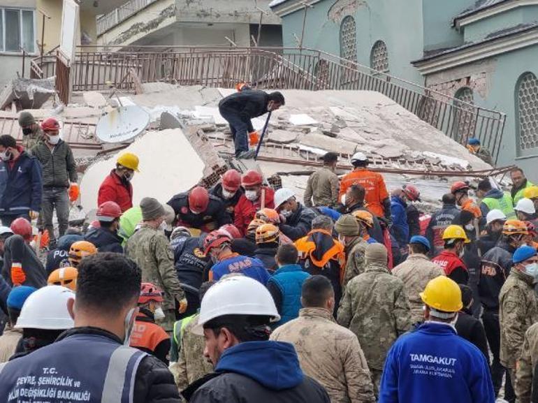 Malatyada 5.6 büyüklüğünde deprem; hasarlı bazı binalar yıkıldı